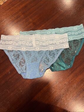 Hanky Panky Lace Thong Panties in Light Blue and Teal